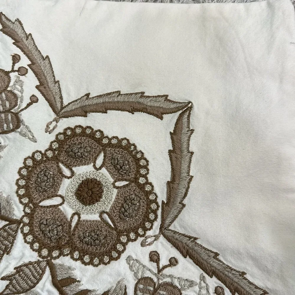 Pottery Barn Cora Medallion Embroidered Pillow Cover 20”x 20” Neutral‎ Tones